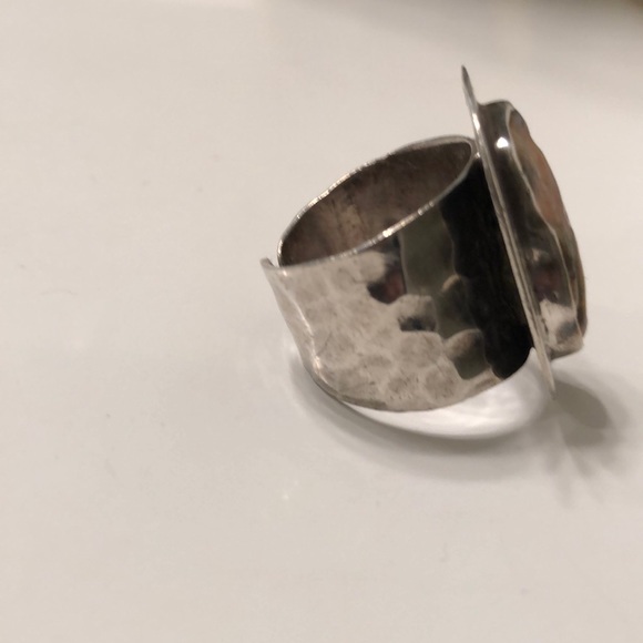 Silver ring - Picture 2 of 4